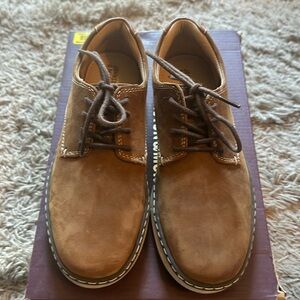 Johnston & Murphy boys McGuffey BYS plain toe brown oiled nubuck size 2.5M